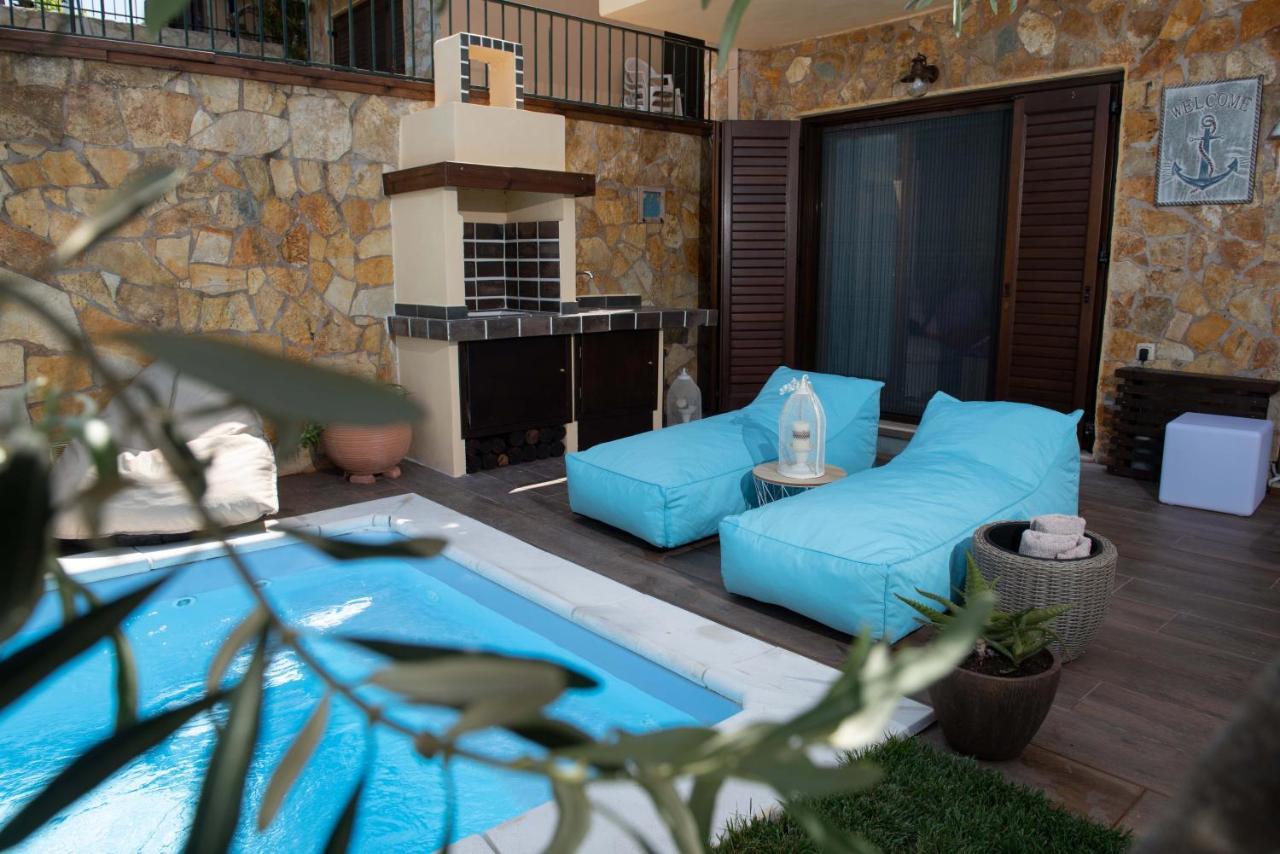 Dandy Villas Nea Roda - Melodic Waves - Private - Pool - Parking - Cellar Kültér fotó