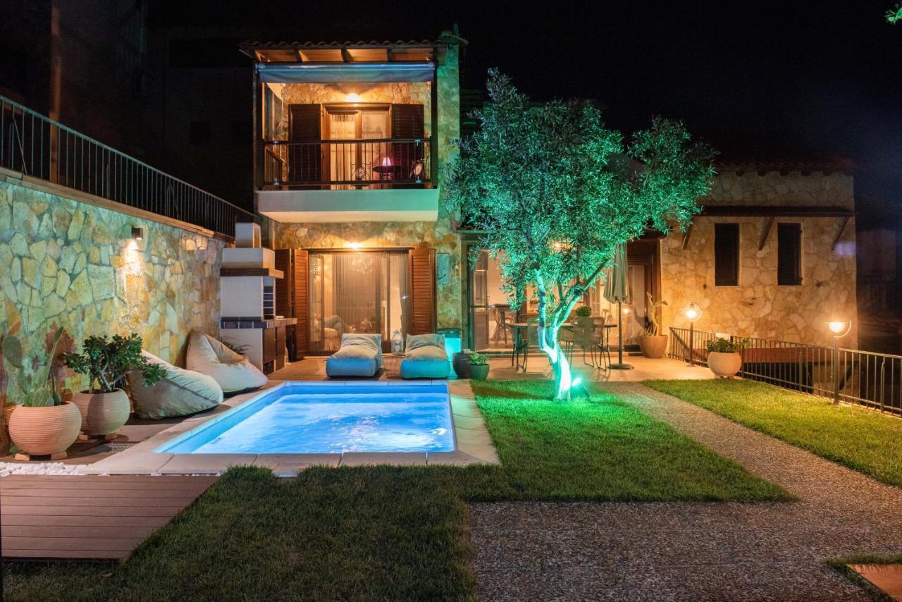 Dandy Villas Nea Roda - Melodic Waves - Private - Pool - Parking - Cellar Kültér fotó
