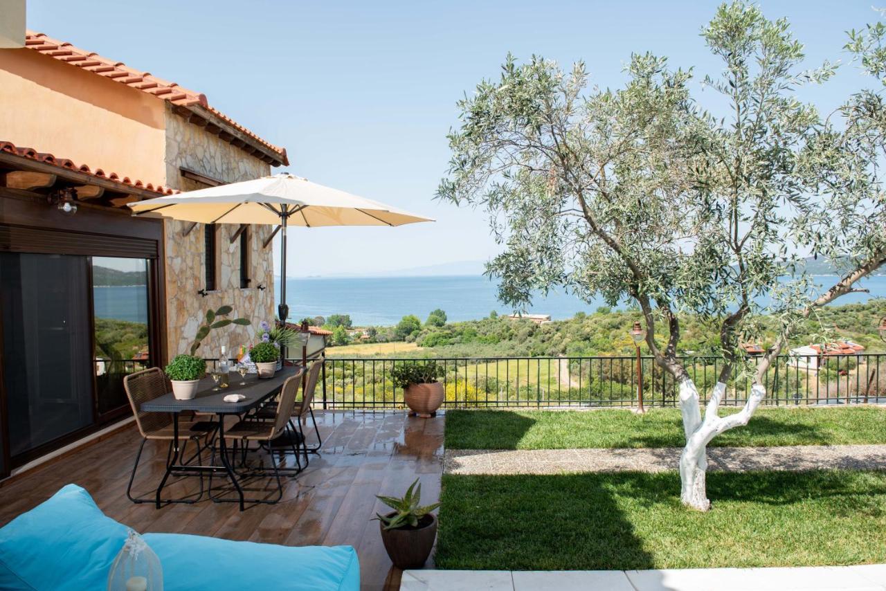 Dandy Villas Nea Roda - Melodic Waves - Private - Pool - Parking - Cellar Kültér fotó